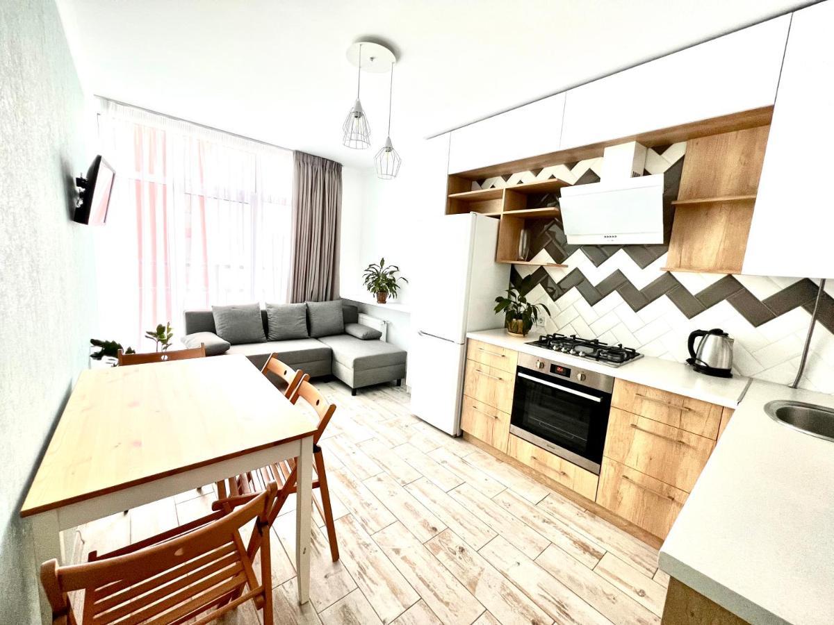Osapart Cozy Apartment In A Complex Semycvit Львов Экстерьер фото