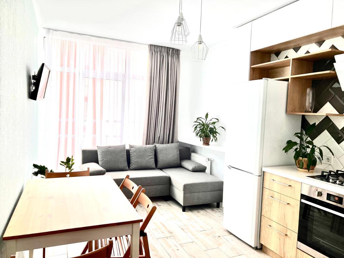 Osapart Cozy Apartment In A Complex Semycvit Львов Экстерьер фото