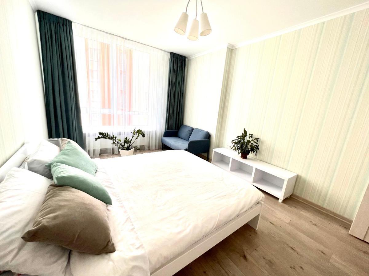 Osapart Cozy Apartment In A Complex Semycvit Львов Экстерьер фото