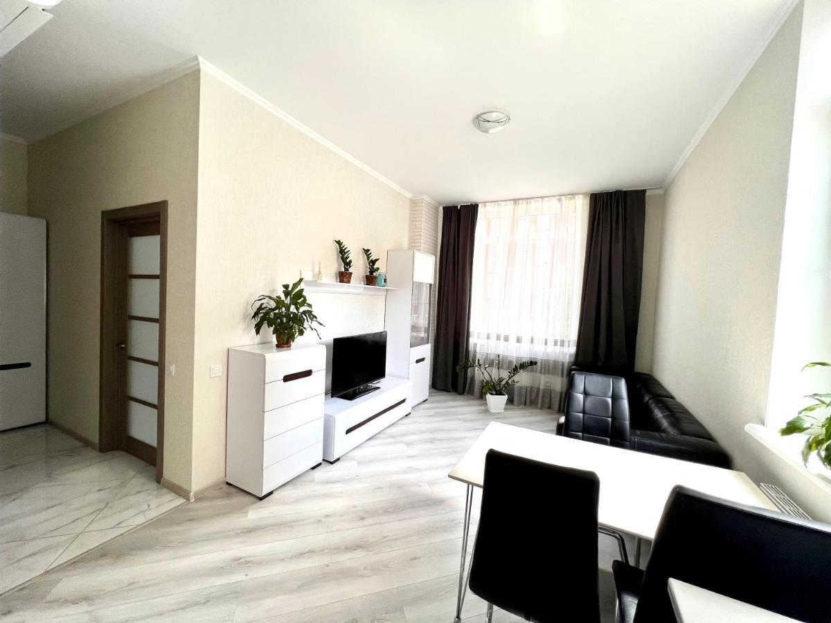 Osapart Cozy Apartment In A Complex Semycvit Львов Экстерьер фото