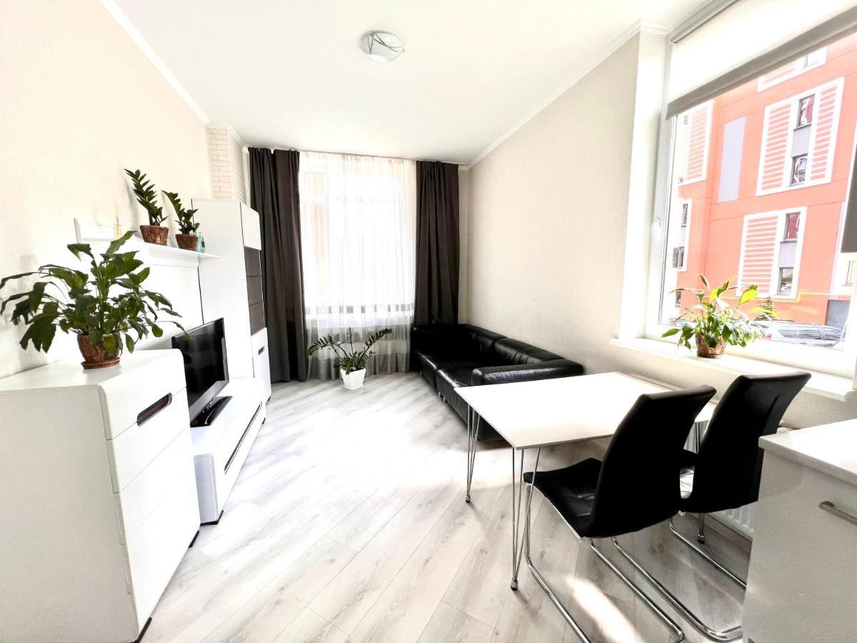 Osapart Cozy Apartment In A Complex Semycvit Львов Экстерьер фото